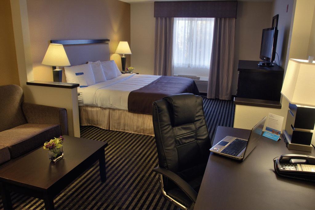 Baymont By Wyndham Dallas/ Love Field Phòng bức ảnh